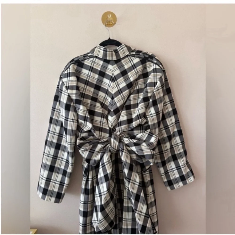 Carolina Herrera Tartan Trench Coat Size 4 cinched waist and bow detail - Picture 6 of 8